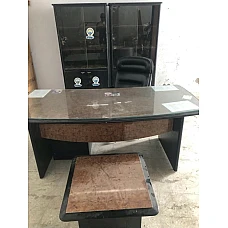 Bureau complet (armoire + bureau + fauteuil + caisson) Bureau complet (armoire + bureau + fauteuil + caisson)