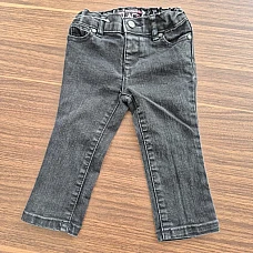 Jean bébé THE CHILDREN’S PLACE – 18–24 mois Jean bébé THE CHILDREN’S PLACE – 18–24 mois