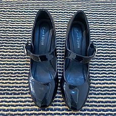 Chaussures vernies pointure 41 LUCAR ROUGE Chaussures vernies pointure 41 LUCAR ROUGE