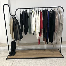 Portant à vêtements en métal et bois Portant à vêtements en métal et bois