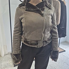 Veste PRIMADONNA – coupe courte – taille 36 Veste PRIMADONNA – coupe courte – taille 36