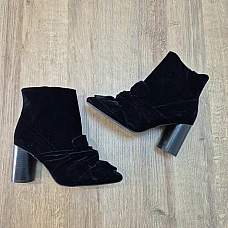 Bottines – pointure 37 – velours noir – ZARA Trafaluc Bottines – pointure 37 – velours noir – ZARA Trafaluc